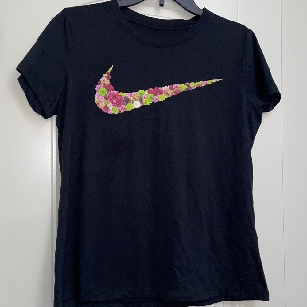Nike tee